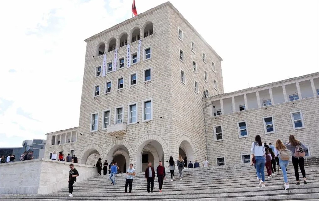 BE financon Shqipërinë me 50 mln euro për trajnimin dhe punësimin e të rinjve BE financon Shqipërinë me 50 mln euro për trajnimin dhe punësimin e të rinjve